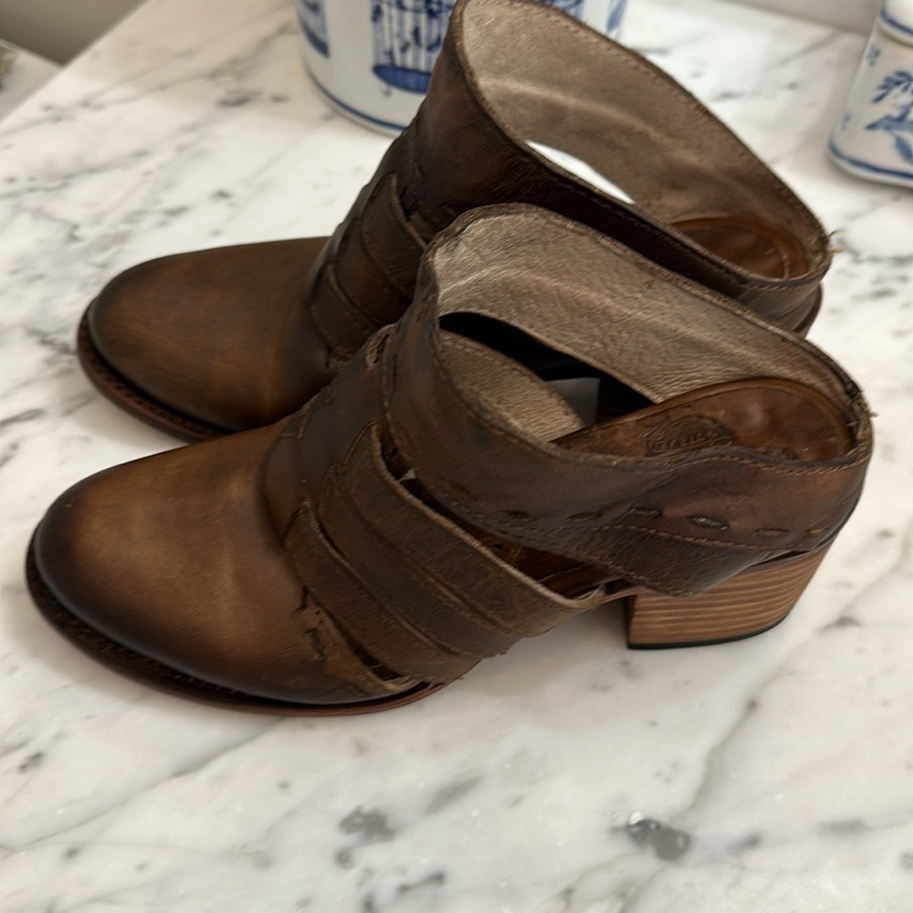 Freebird Lucky open back booties EUC   1 strap removed on each boot